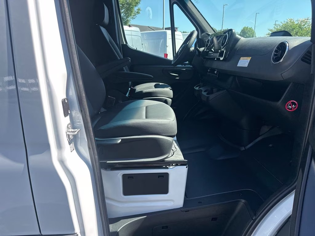 2026 Arctic Mercedes-Benz Sprinter 2500 Cargo 170 WB RWD Van