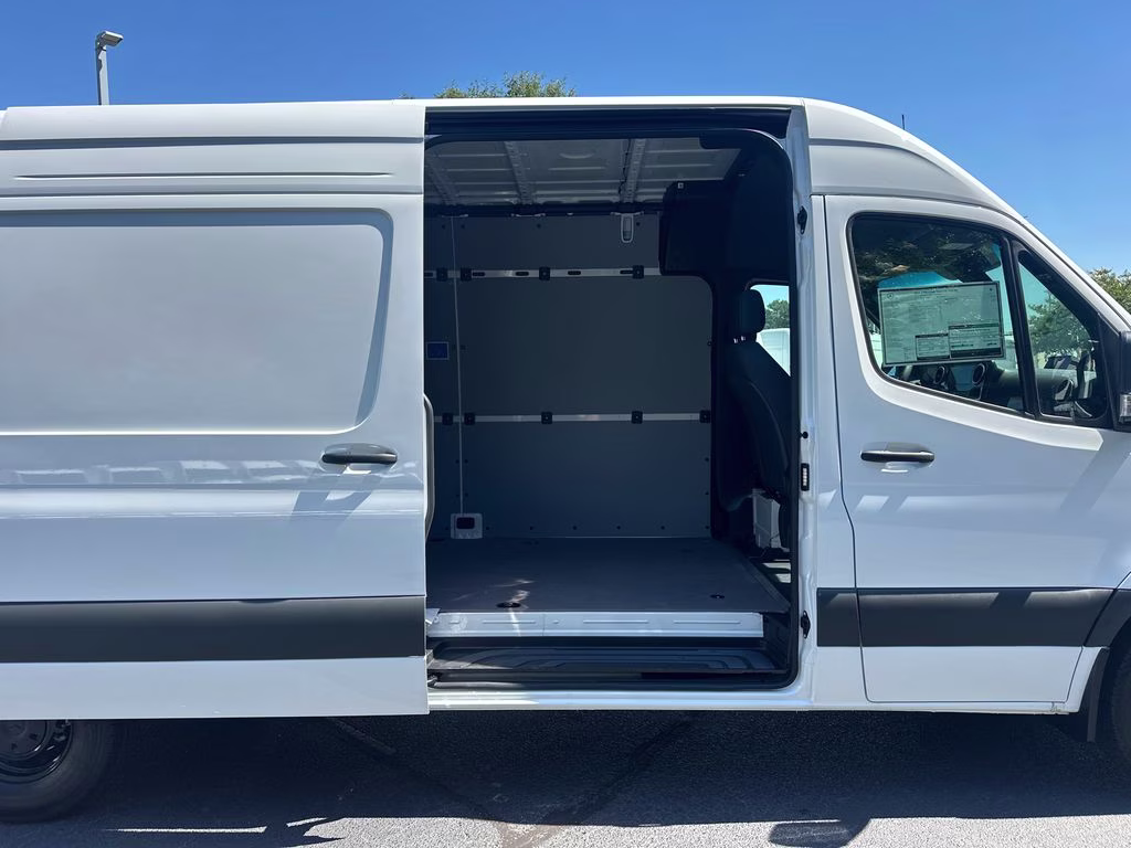 2026 Arctic Mercedes-Benz Sprinter 2500 Cargo 170 WB RWD Van
