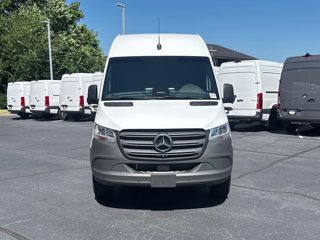 2026 Arctic Mercedes-Benz Sprinter 2500 Cargo 170 WB RWD Van