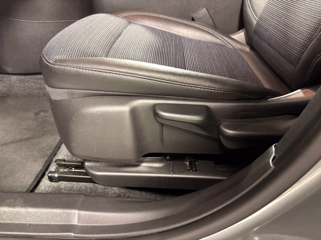 2025 Moonstone Gray Metallic Buick Envista Preferred FWD SUV