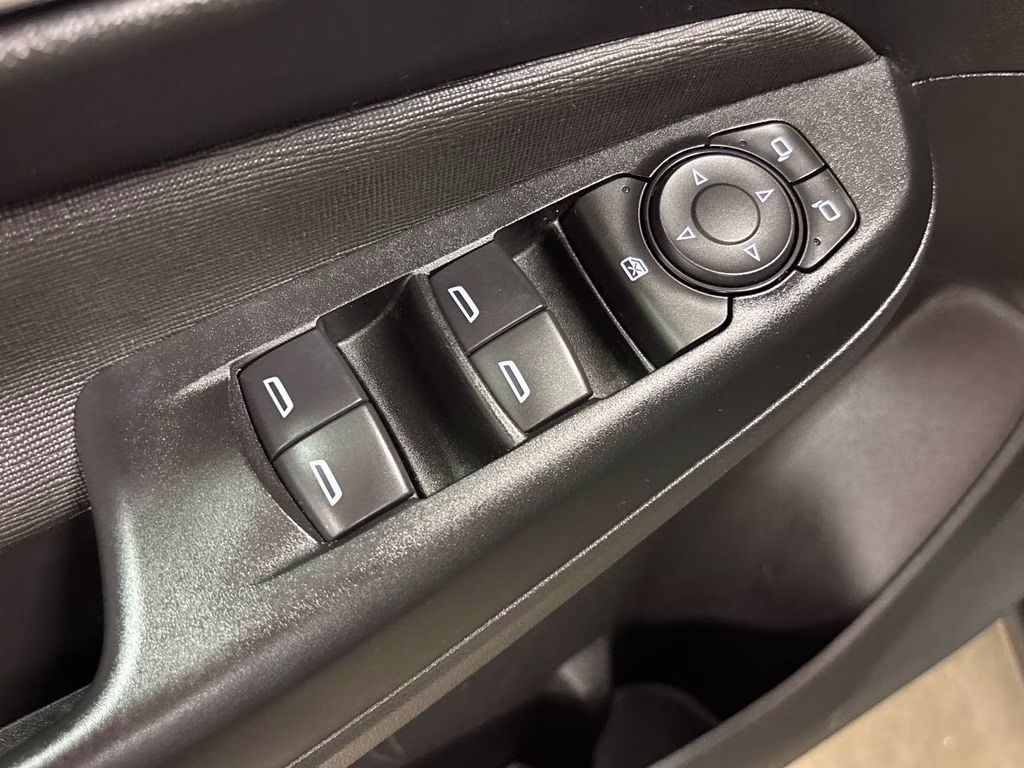 2025 Moonstone Gray Metallic Buick Envista Preferred FWD SUV