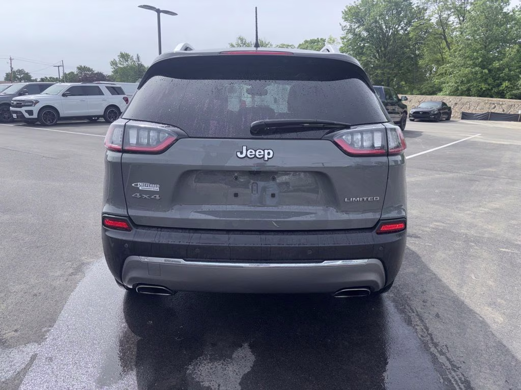 2021 Sting-Gray Clearcoat Jeep Cherokee Limited 4X4 SUV