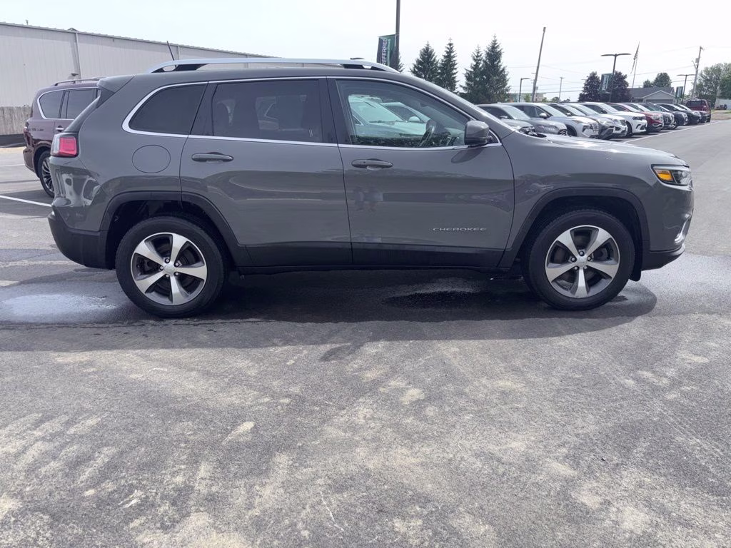 2021 Sting-Gray Clearcoat Jeep Cherokee Limited 4X4 SUV