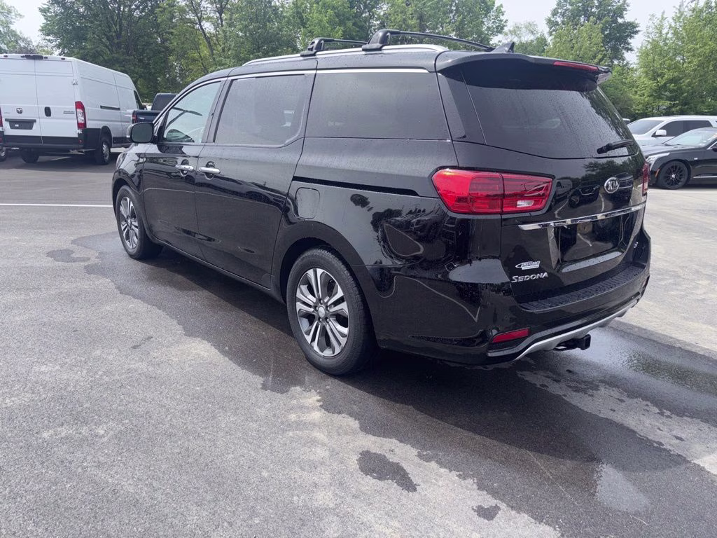 2021 Aurora Black Kia Sedona SX FWD Van