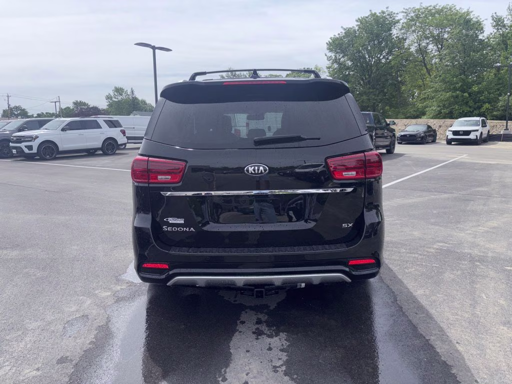 2021 Aurora Black Kia Sedona SX FWD Van