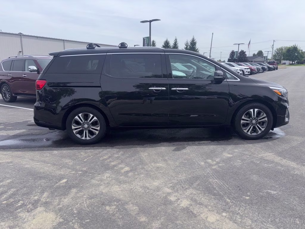 2021 Aurora Black Kia Sedona SX FWD Van
