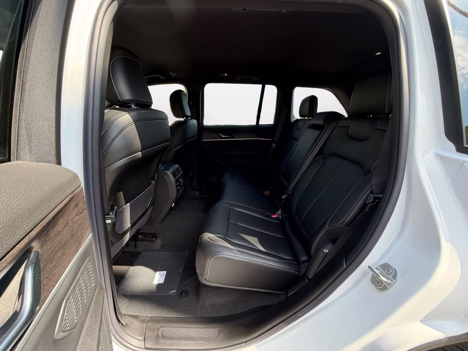 2026 Bright White Clearcoat Jeep Grand Cherokee Limited 4X4 SUV