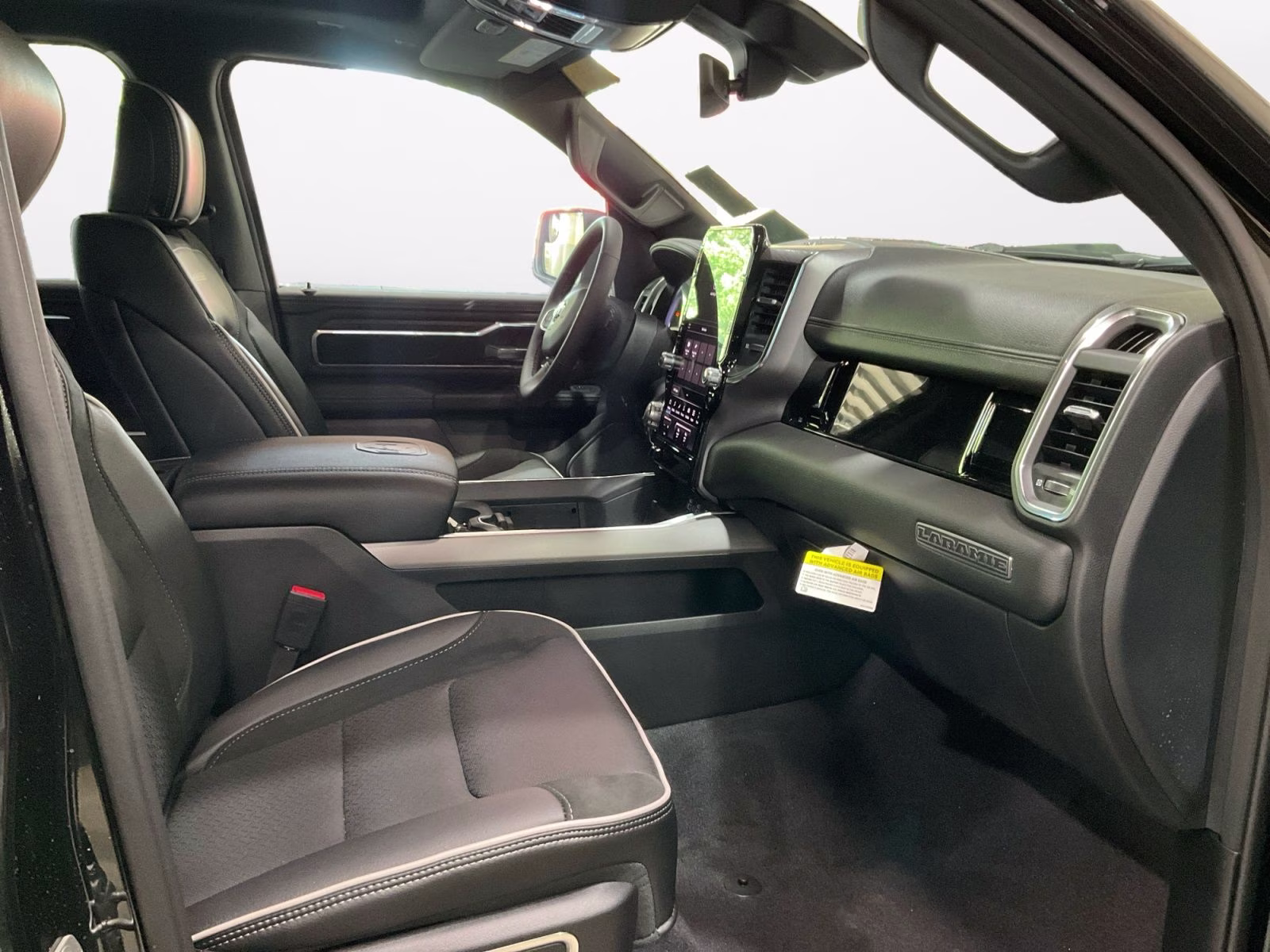 2026 Diamond Black Crystal Pearlcoat Ram 1500 Laramie 4X4 Truck
