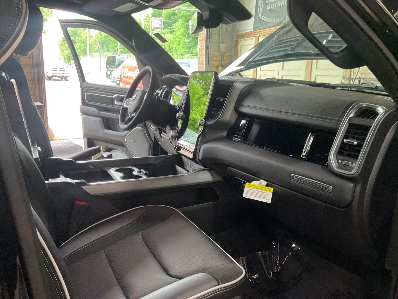 2026 Diamond Black Crystal Pearlcoat Ram 1500 Laramie 4X4 Truck