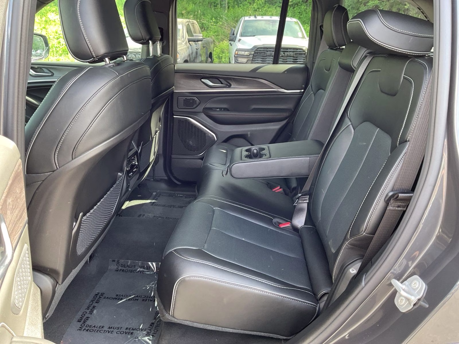 2025 Baltic Gray Metallic Clearcoat Jeep Grand Cherokee Overland 4X4 SUV