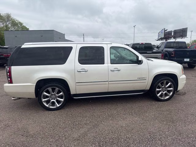 2014 White Diamond Tricoat GMC Yukon XL Denali AWD SUV