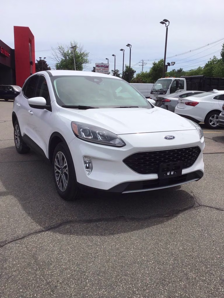 2022 Oxford White Ford Escape SEL AWD SUV