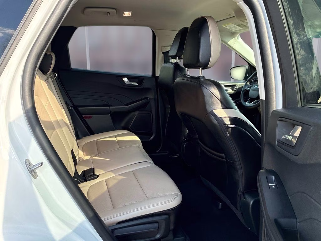 2022 Oxford White Ford Escape SEL AWD SUV