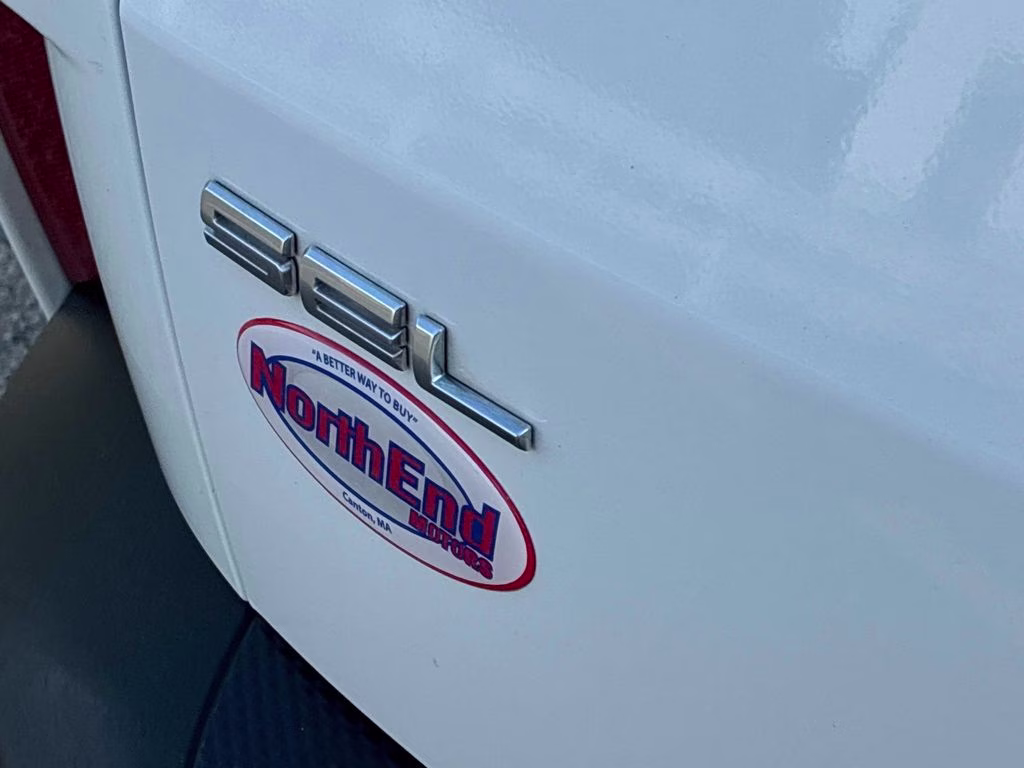 2022 Oxford White Ford Escape SEL AWD SUV