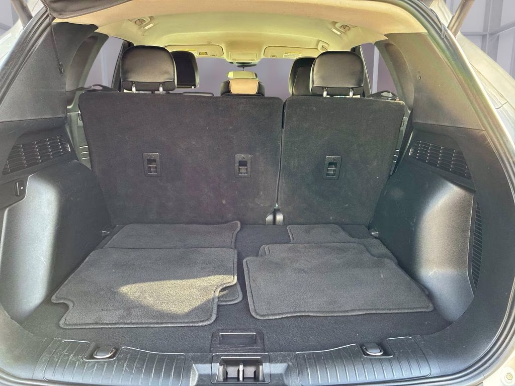 2022 Oxford White Ford Escape SEL AWD SUV