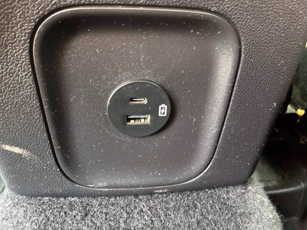2022 Oxford White Ford Escape SEL AWD SUV