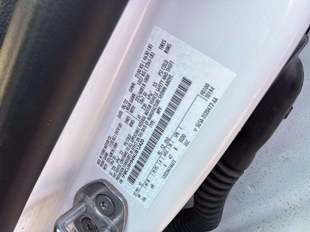 2022 Oxford White Ford Escape SEL AWD SUV