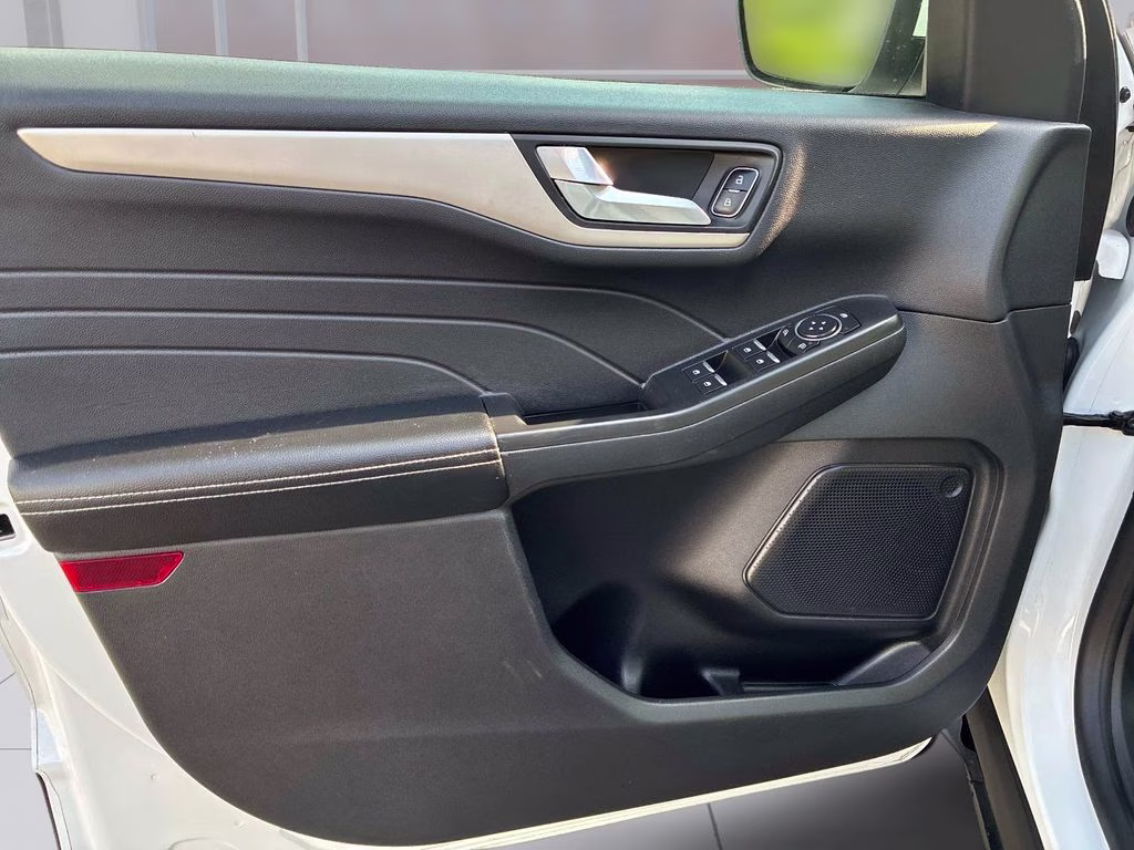 2022 Oxford White Ford Escape SEL AWD SUV