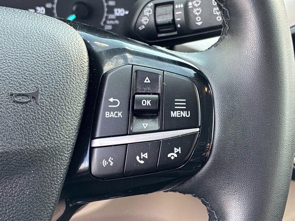 2022 Oxford White Ford Escape SEL AWD SUV
