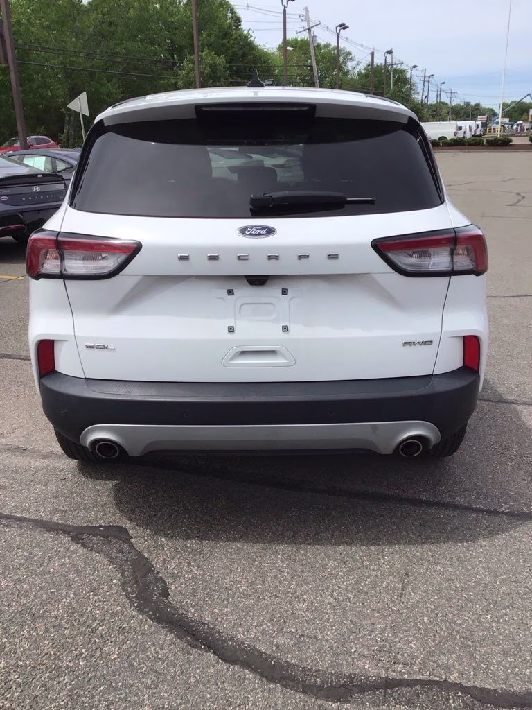 2022 Oxford White Ford Escape SEL AWD SUV