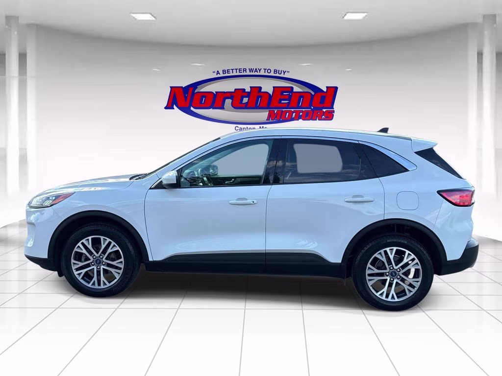 2022 Oxford White Ford Escape SEL AWD SUV