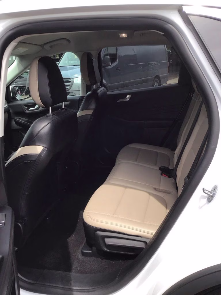 2022 Oxford White Ford Escape SEL AWD SUV