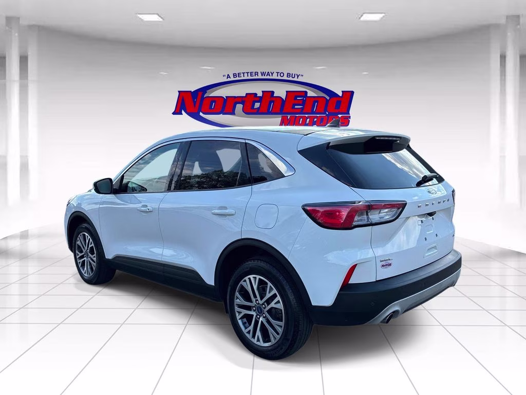 2022 Oxford White Ford Escape SEL AWD SUV