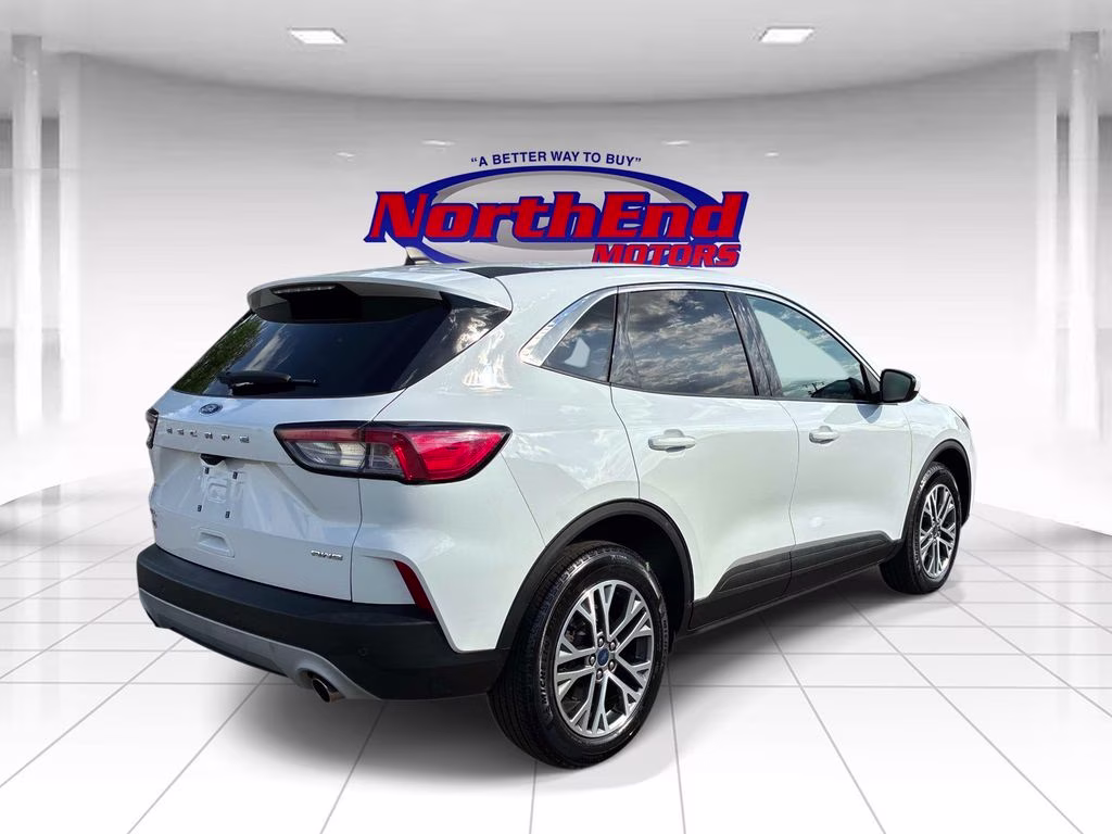 2022 Oxford White Ford Escape SEL AWD SUV