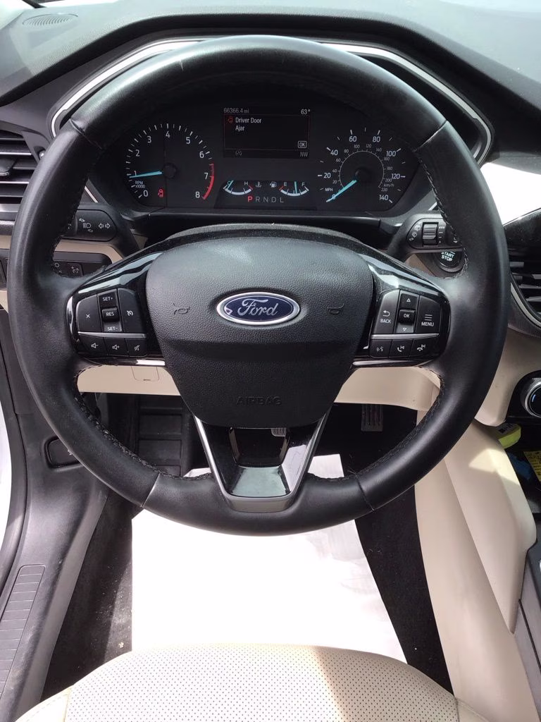 2022 Oxford White Ford Escape SEL AWD SUV