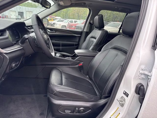 2023 Bright White Clearcoat Jeep Grand Cherokee Limited 4X4 SUV