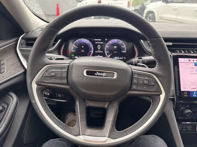 2023 Bright White Clearcoat Jeep Grand Cherokee Limited 4X4 SUV