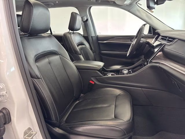 2023 Bright White Clearcoat Jeep Grand Cherokee Limited 4X4 SUV