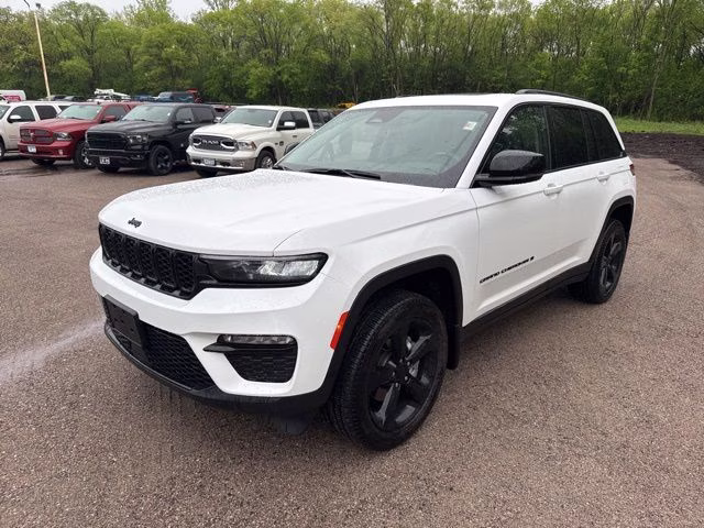 2023 Bright White Clearcoat Jeep Grand Cherokee Limited 4X4 SUV