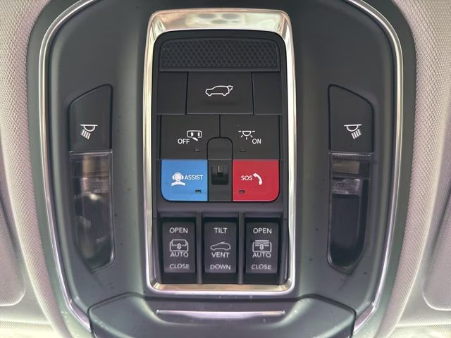 2023 Bright White Clearcoat Jeep Grand Cherokee Limited 4X4 SUV