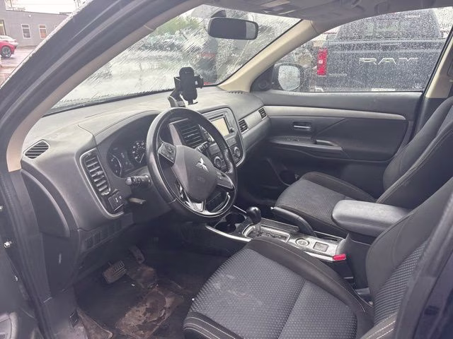 2017 Cosmic Blue Metallic Mitsubishi Outlander ES 4X4 SUV