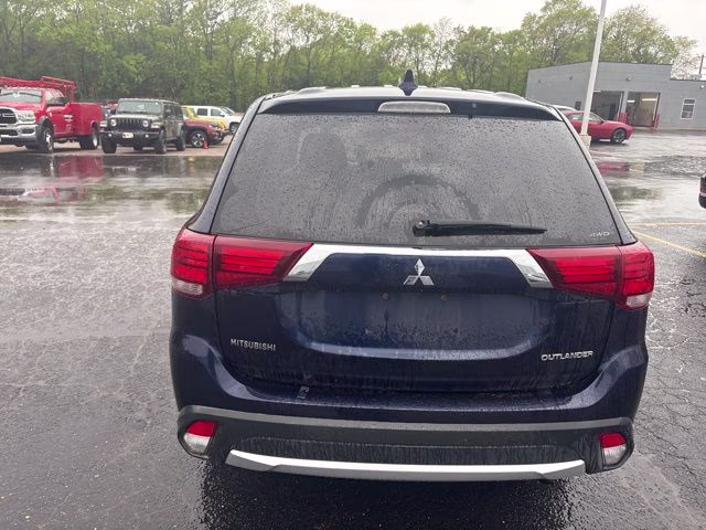 2017 Cosmic Blue Metallic Mitsubishi Outlander ES 4X4 SUV
