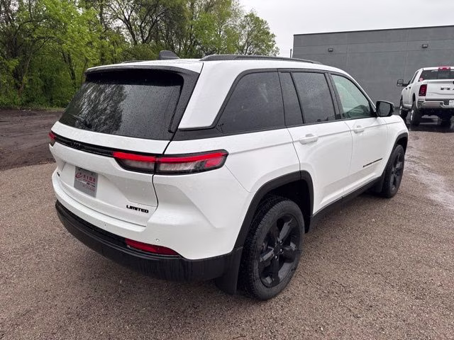 2023 Bright White Clearcoat Jeep Grand Cherokee Limited 4X4 SUV