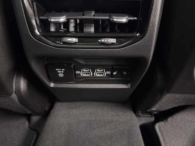 2023 Bright White Clearcoat Jeep Grand Cherokee Limited 4X4 SUV
