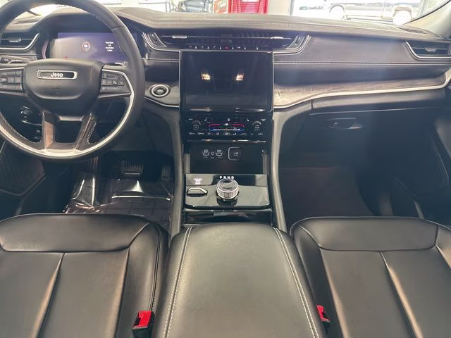 2023 Bright White Clearcoat Jeep Grand Cherokee Limited 4X4 SUV