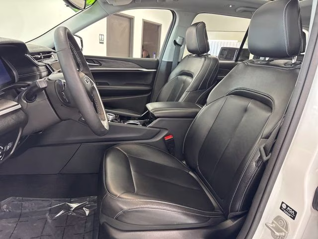 2023 Bright White Clearcoat Jeep Grand Cherokee Limited 4X4 SUV