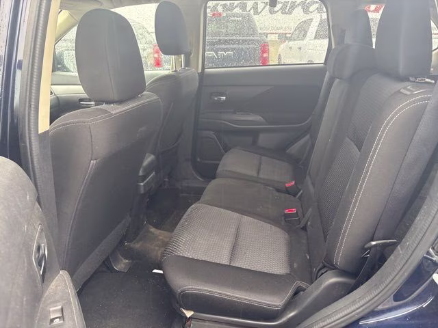 2017 Cosmic Blue Metallic Mitsubishi Outlander ES 4X4 SUV