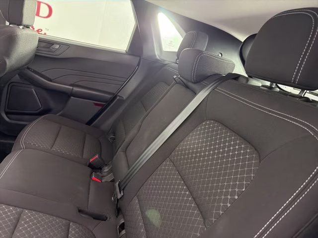 2023 Oxford White Ford Escape Active FWD SUV