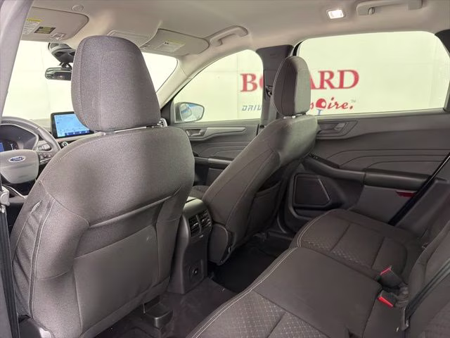 2023 Oxford White Ford Escape Active FWD SUV