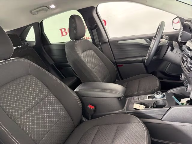 2023 Oxford White Ford Escape Active FWD SUV