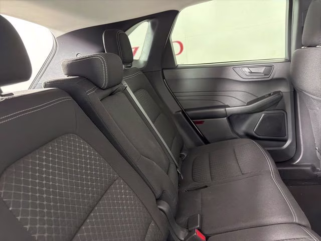 2023 Oxford White Ford Escape Active FWD SUV