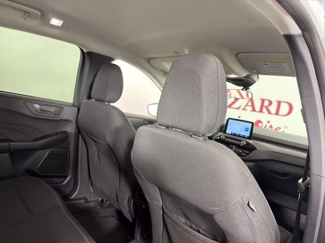 2023 Oxford White Ford Escape Active FWD SUV