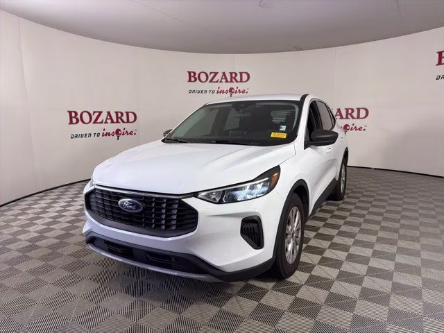 2023 Oxford White Ford Escape Active FWD SUV