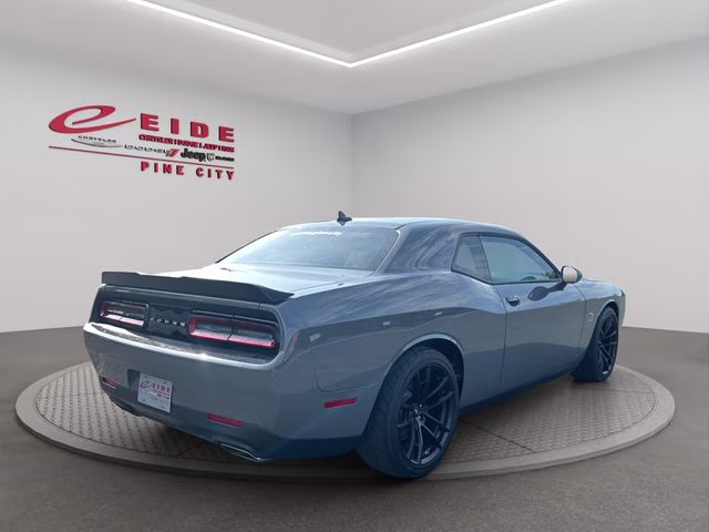 2023 Destroyer Gray Clearcoat Dodge Challenger R/T Scat Pack RWD Coupe