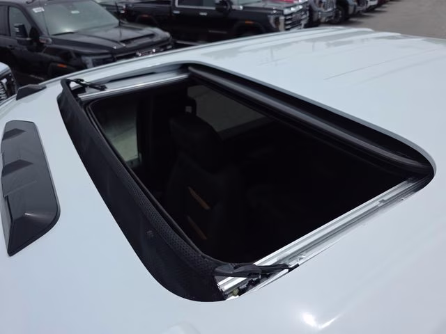 2026 Summit White GMC Sierra 2500HD AT4 4X4 Truck