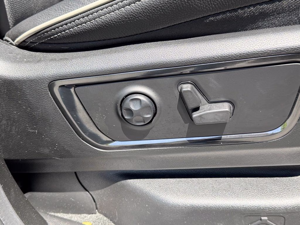 2023 Patriot Blue Pearlcoat Ram 1500 Limited 4X4 Truck